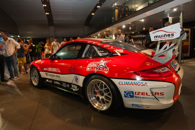 019 presentacin porsche 2010 ares racing 060